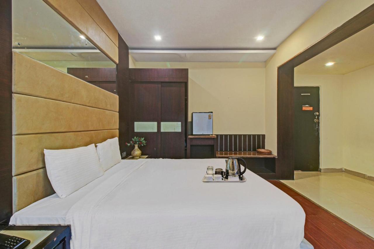 Oyo Townhouse 707 Grand Krishna Otel Haydarabad Dış mekan fotoğraf
