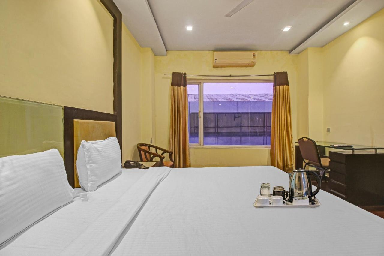Oyo Townhouse 707 Grand Krishna Otel Haydarabad Dış mekan fotoğraf