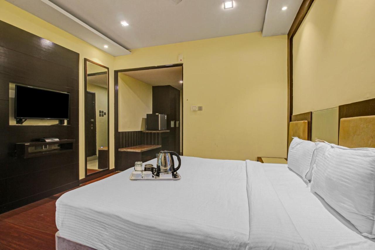 Oyo Townhouse 707 Grand Krishna Otel Haydarabad Dış mekan fotoğraf