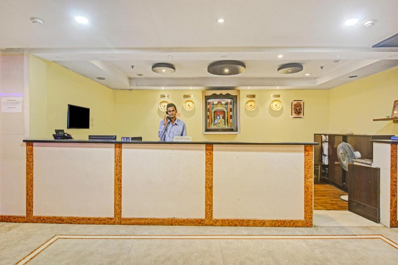 Oyo Townhouse 707 Grand Krishna Otel Haydarabad Dış mekan fotoğraf