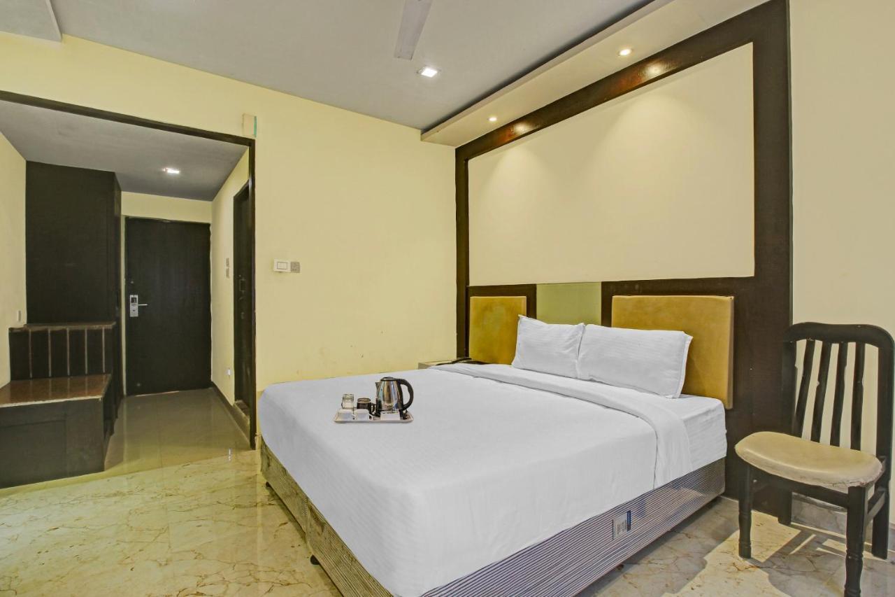 Oyo Townhouse 707 Grand Krishna Otel Haydarabad Dış mekan fotoğraf