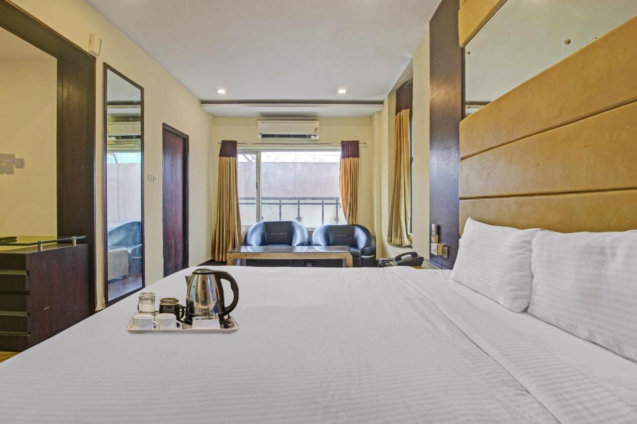 Oyo Townhouse 707 Grand Krishna Otel Haydarabad Dış mekan fotoğraf